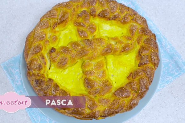 Pasca impletita cu aluat de cozonac