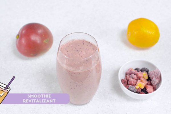 Smoothie din mango, zmeura si seminte de dovleac - Reteta video