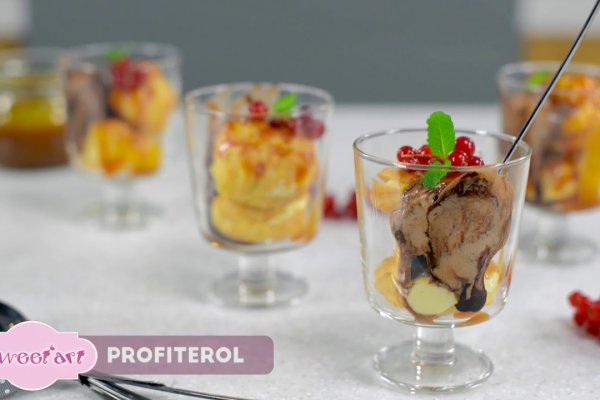 Profiterol cu crema de vanilie si sos de caramel