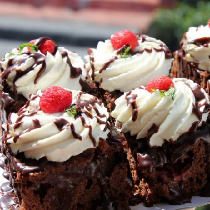 Negresa cu capsuni si menta